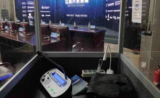 高級同聲翻譯譯員工資一般多少錢？